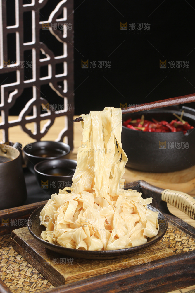 木底上的干豆皮