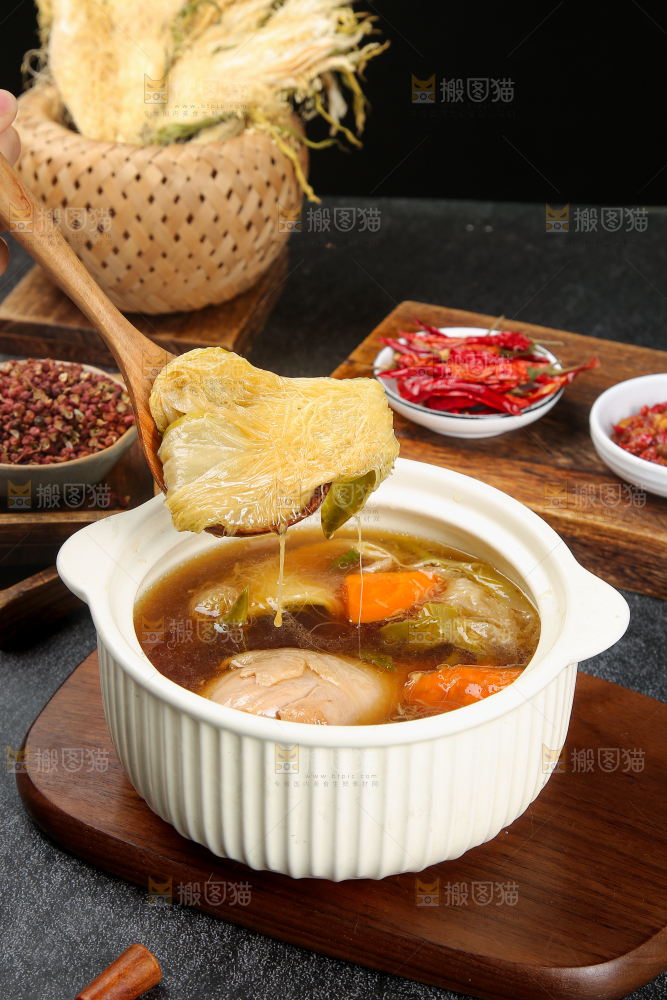 碗里的霸王花鸡汤