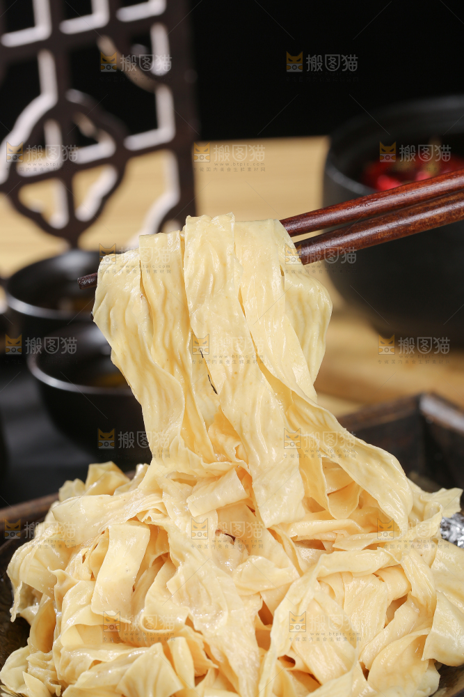 木底上的干豆皮
