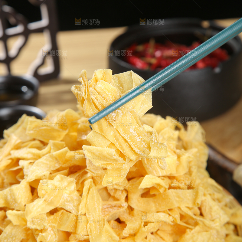 木底上的干豆皮