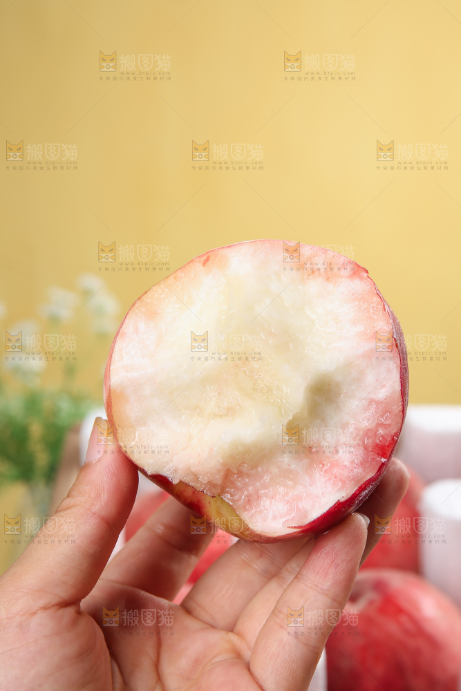 浅底上的苹果桃