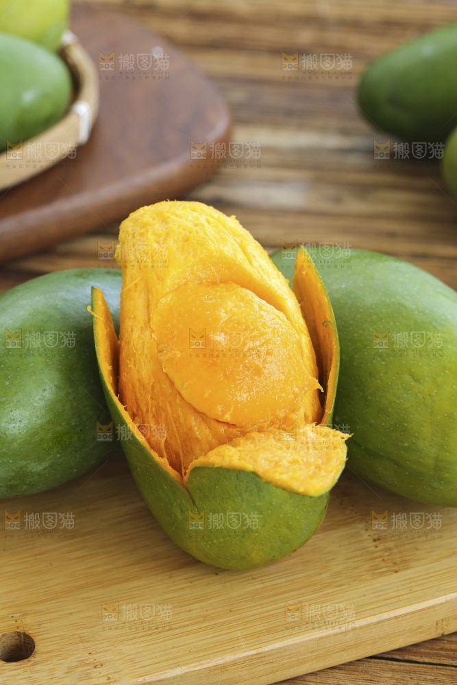 深底上的椰香芒