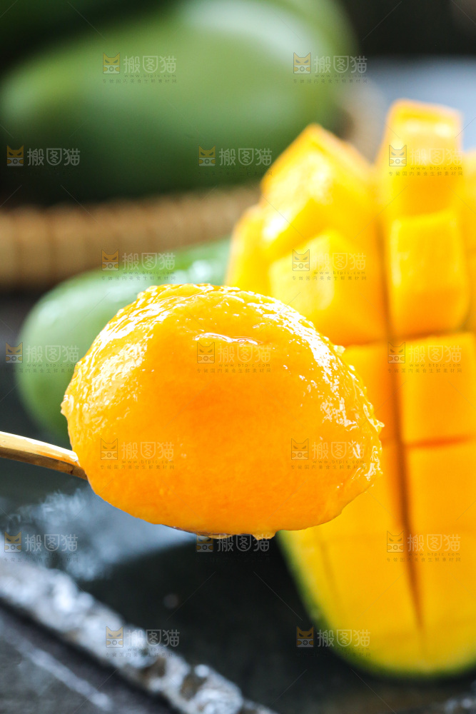 深底上的椰香芒