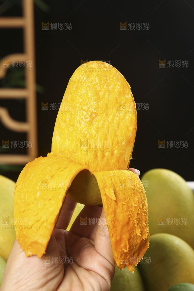 深底上的椰香芒