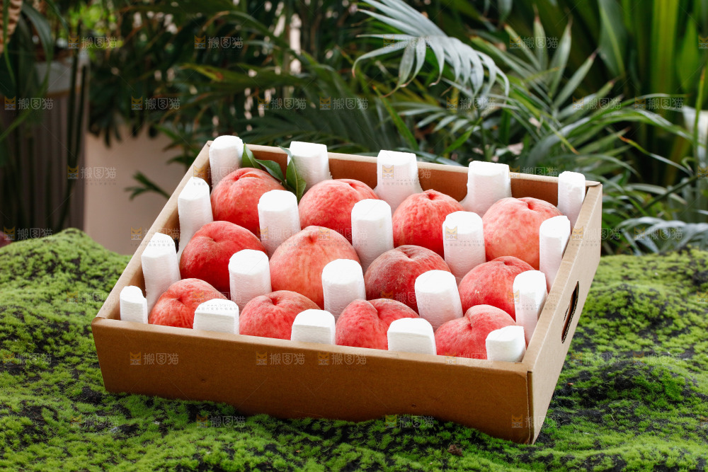 深底上的苹果桃