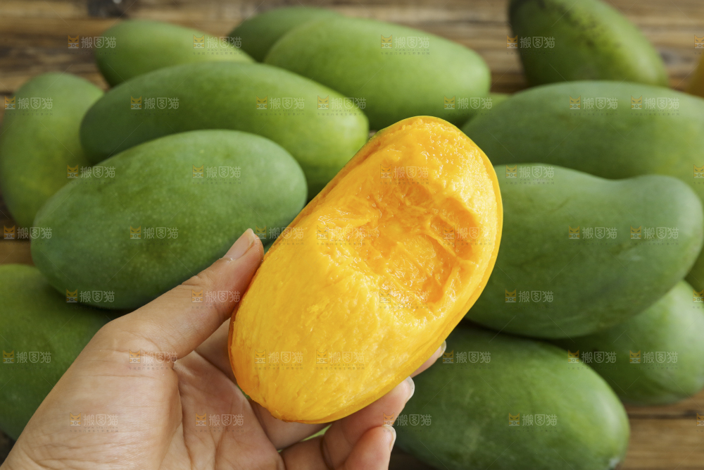 深底上的椰香芒