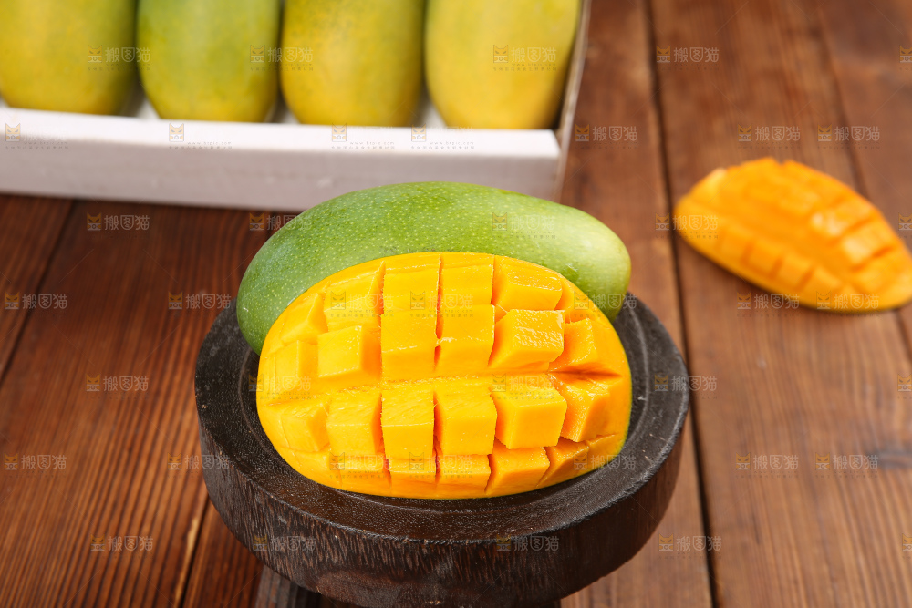 深底上的椰香芒