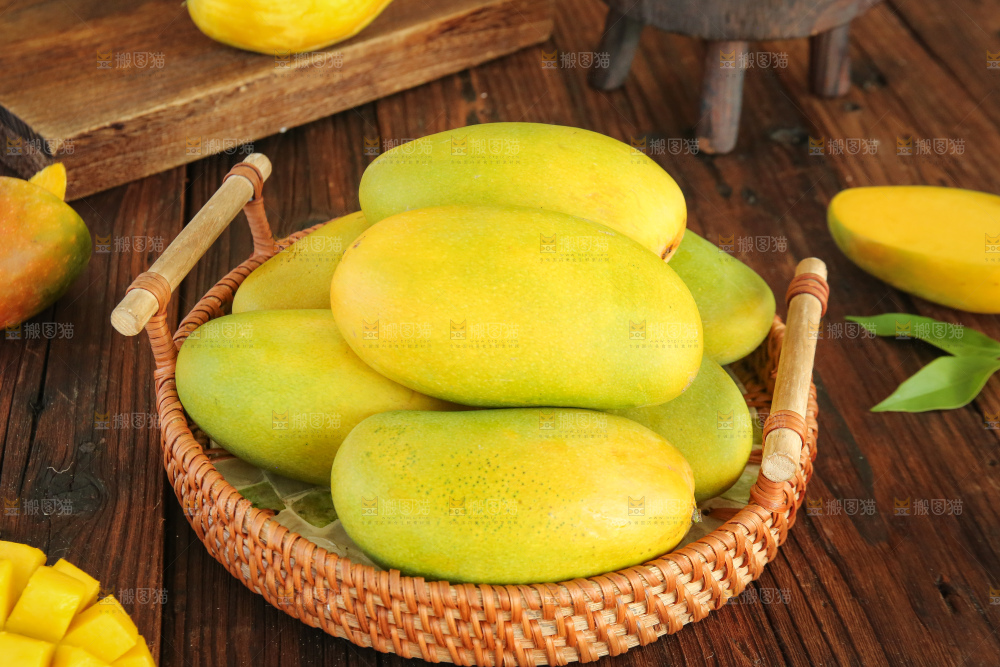 深底上的椰香芒