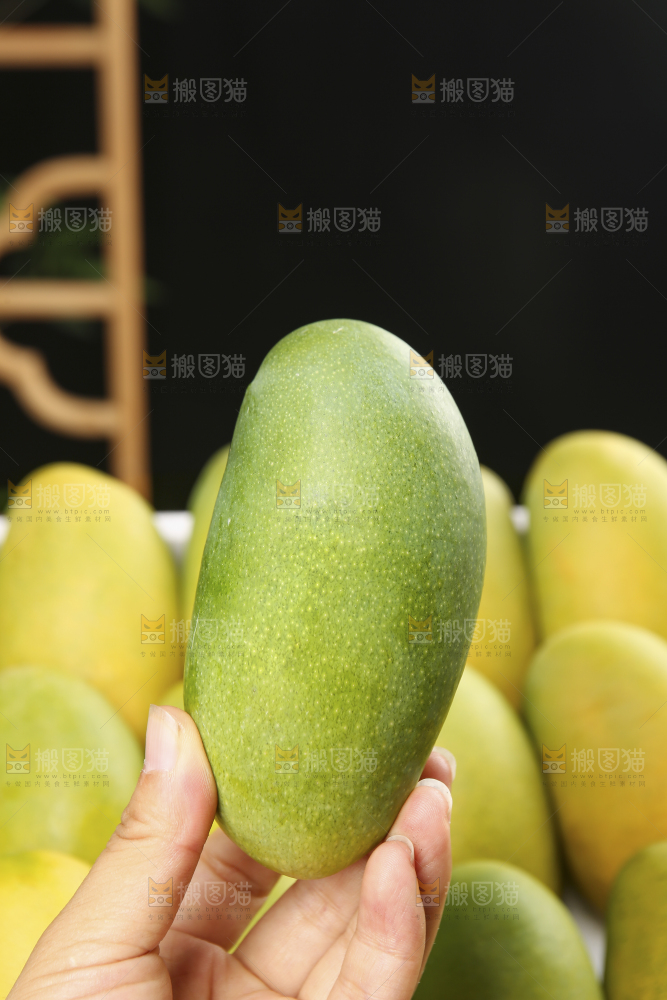 深底上的椰香芒