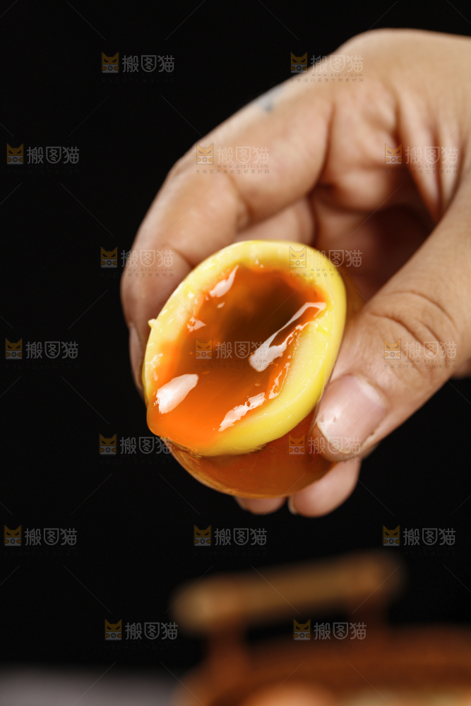 深底上的变蛋