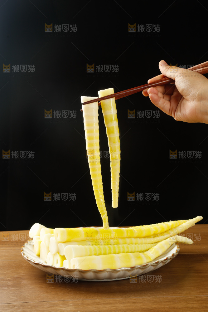 木底上的清水笋