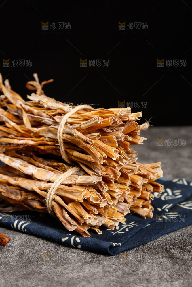 深底上的小笋干