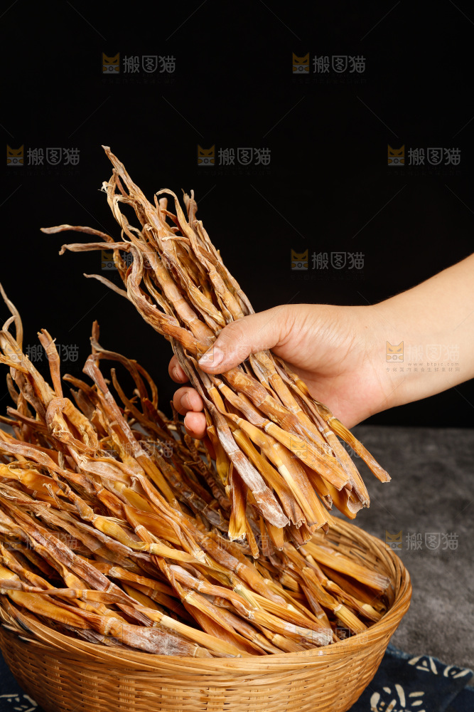 深底上的小笋干