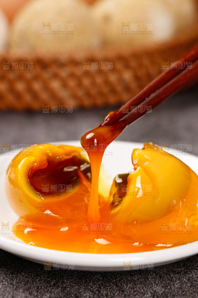 深底上的变蛋