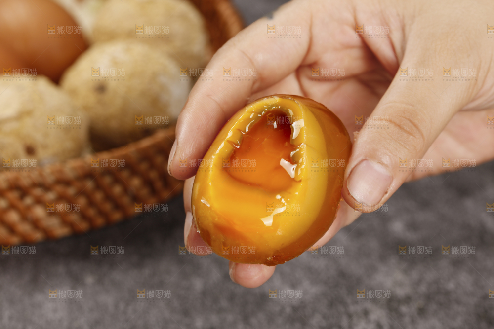 深底上的变蛋