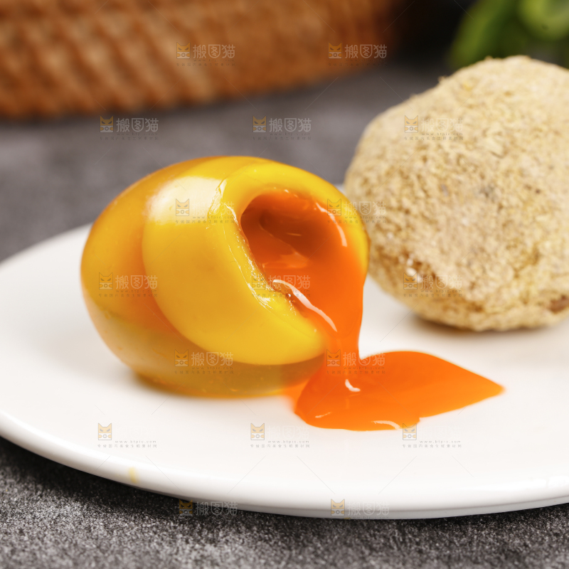深底上的变蛋