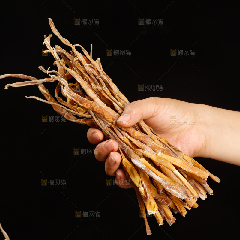 深底上的小笋干