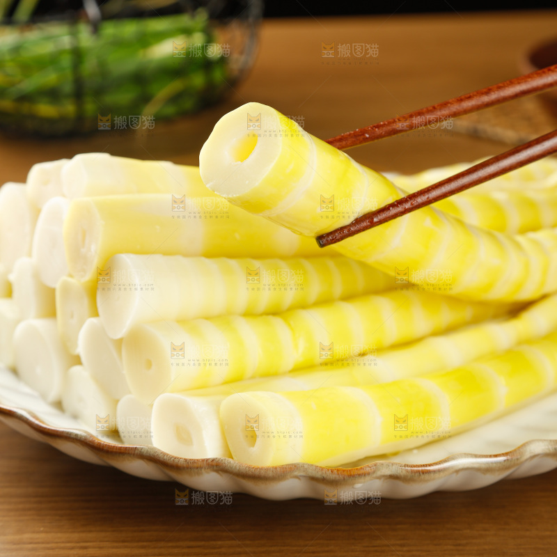木底上的清水笋