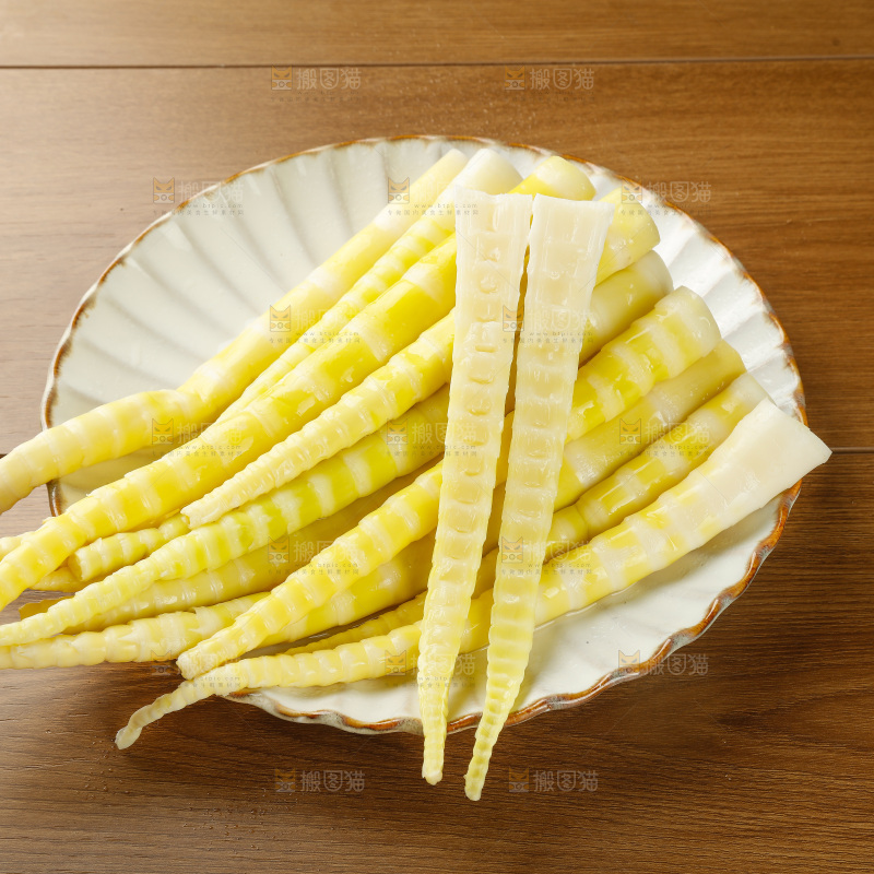 木底上的清水笋