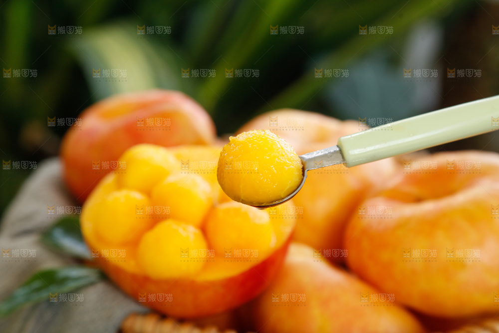 深底上的黄油蟠桃