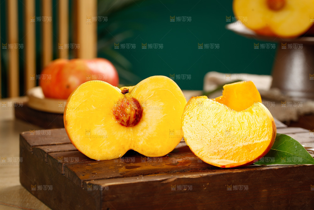 深底上的黄油蟠桃