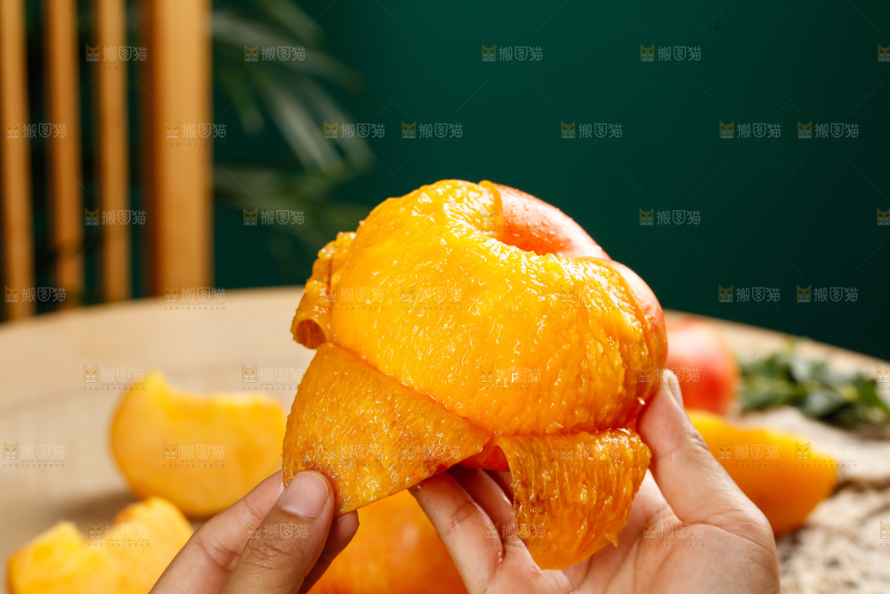 深底上的黄油蟠桃
