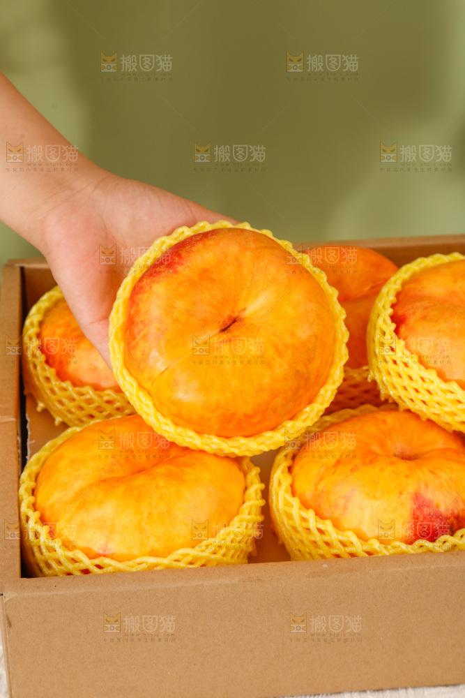 深底上的黄油蟠桃