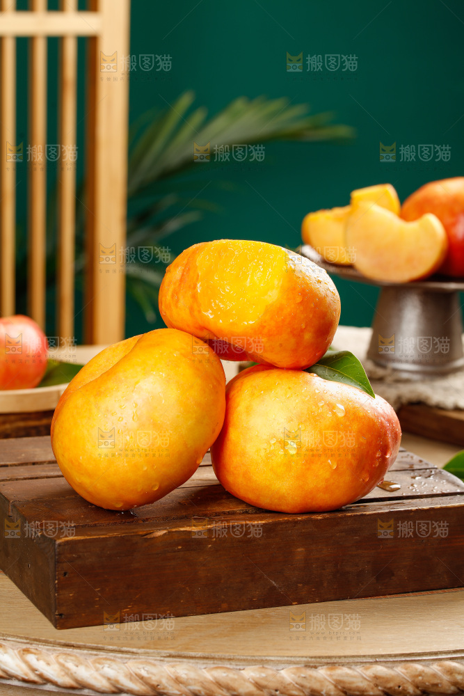 深底上的黄油蟠桃