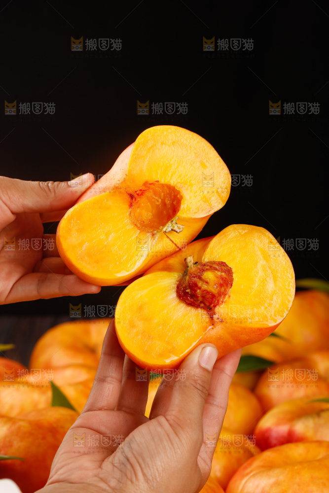 深底上的黄油蟠桃