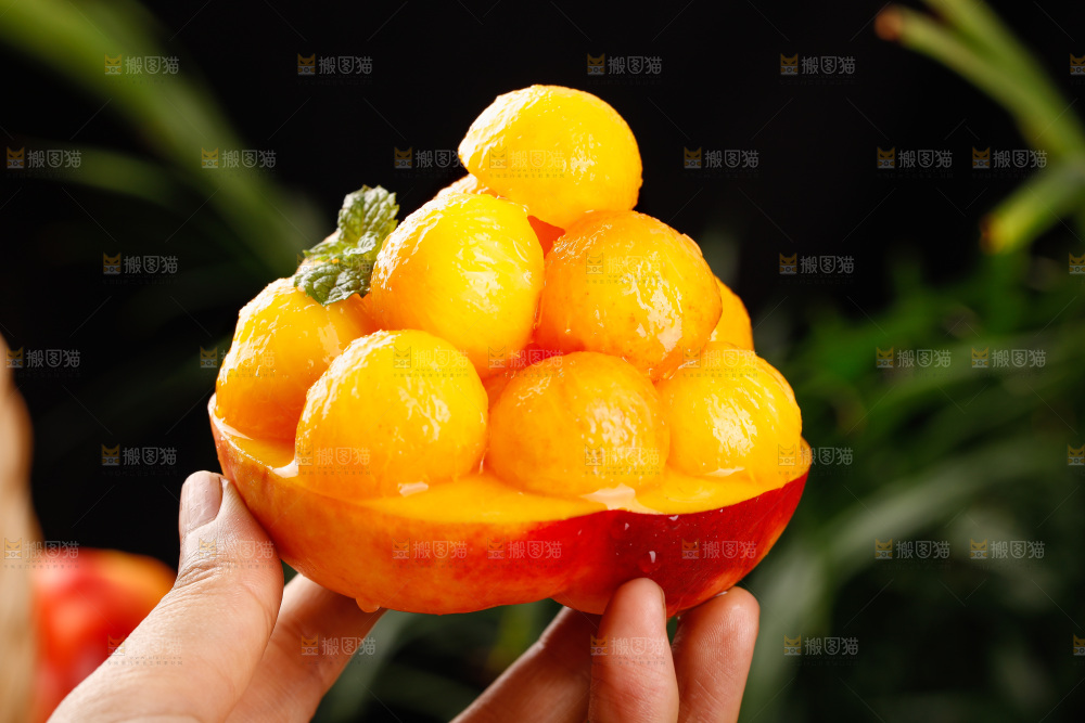 深底上的黄油蟠桃
