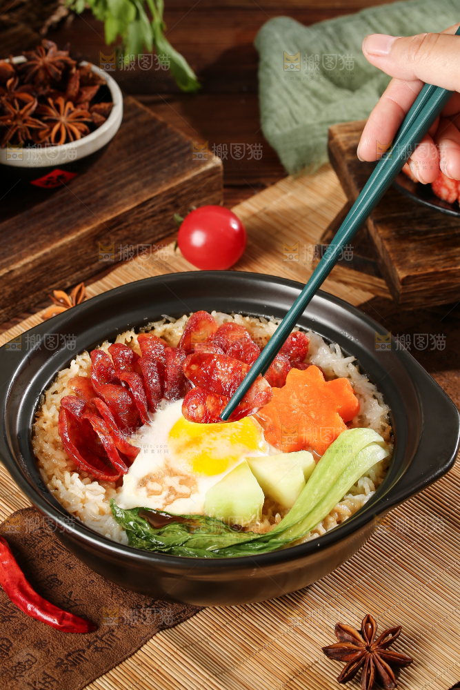 深底上的腊肠煲仔饭