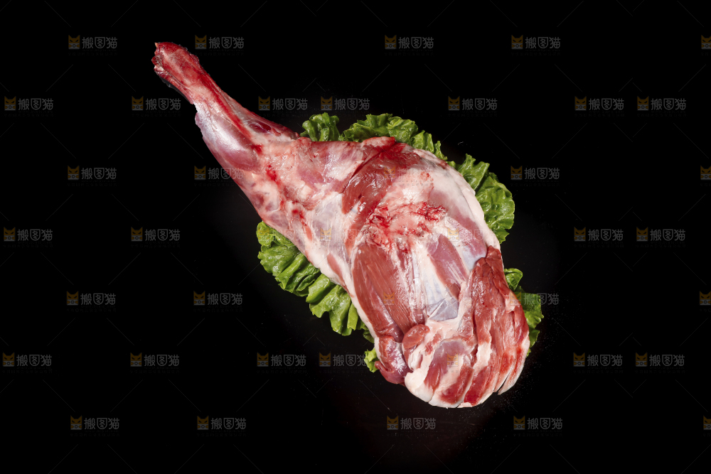 深底上的羊后腿