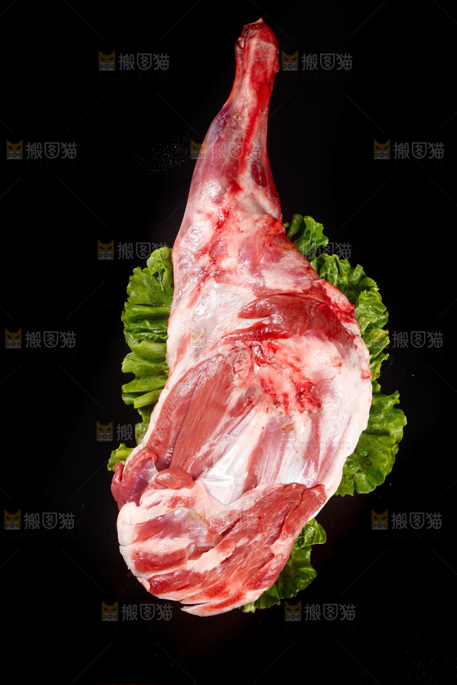 深底上的羊后腿