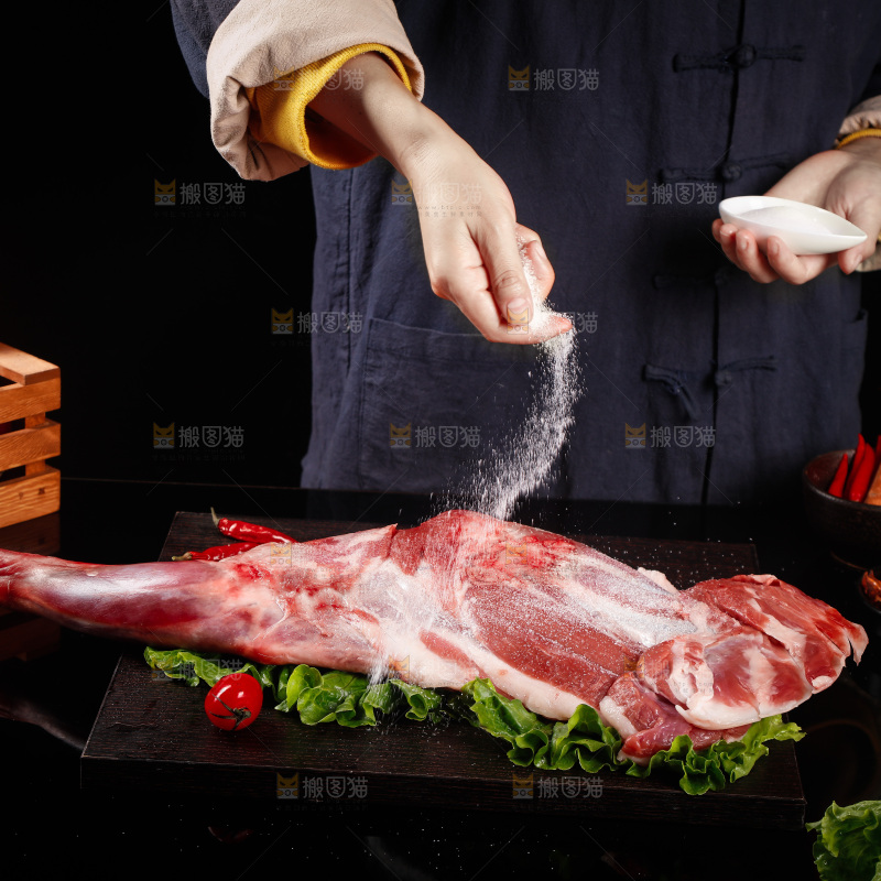 深底上的羊后腿