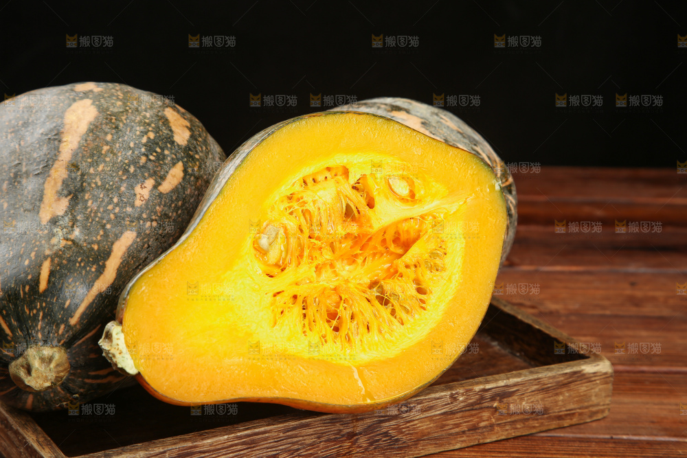 木底上的香芋南瓜