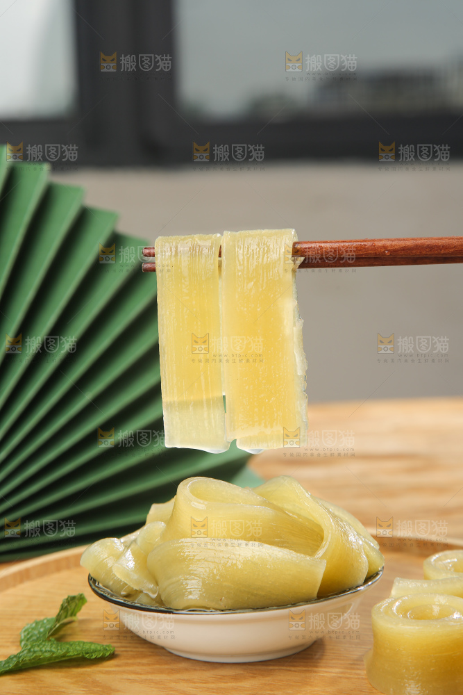 木底上的宽粉