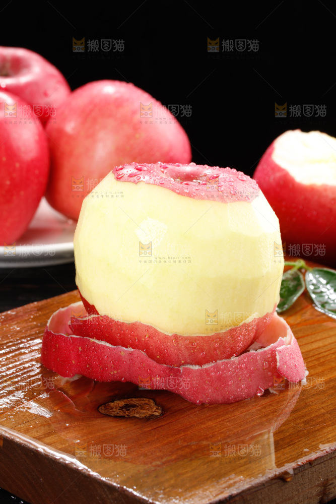 深底上的红富士苹果