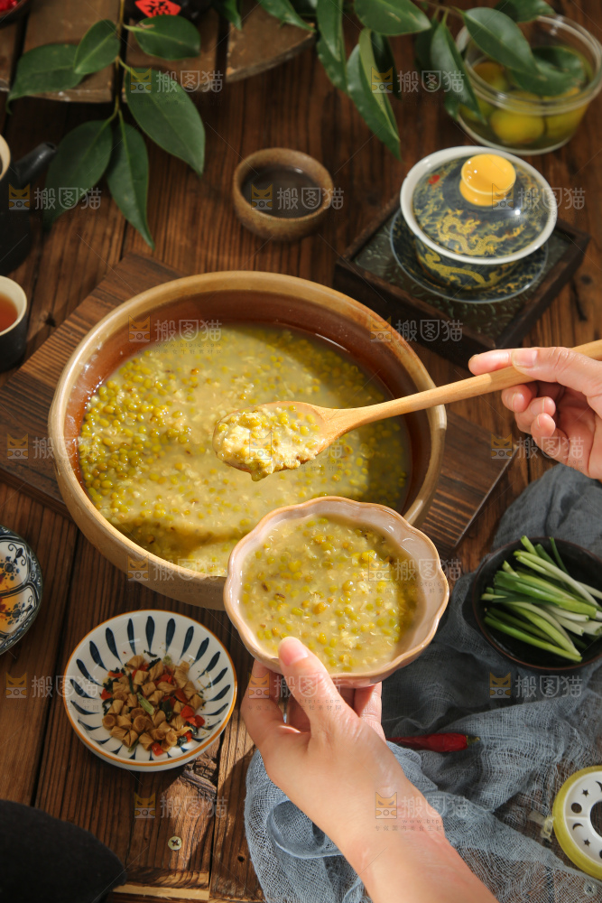 深底上的一碗绿豆汤