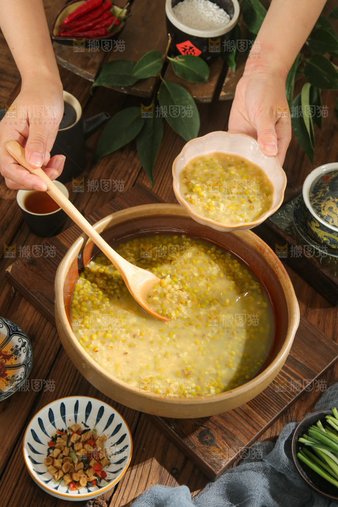 深底上的一碗绿豆汤