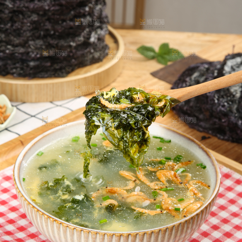 碗里的紫菜汤