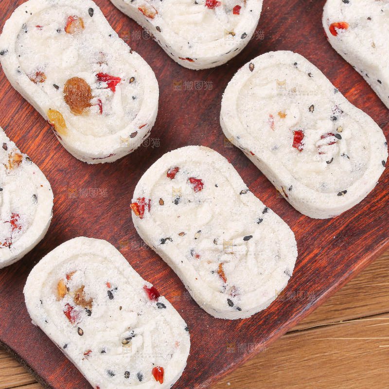 木底上的八珍糕