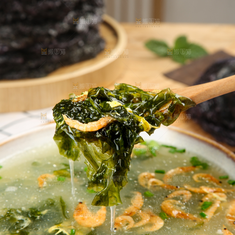 碗里的紫菜汤