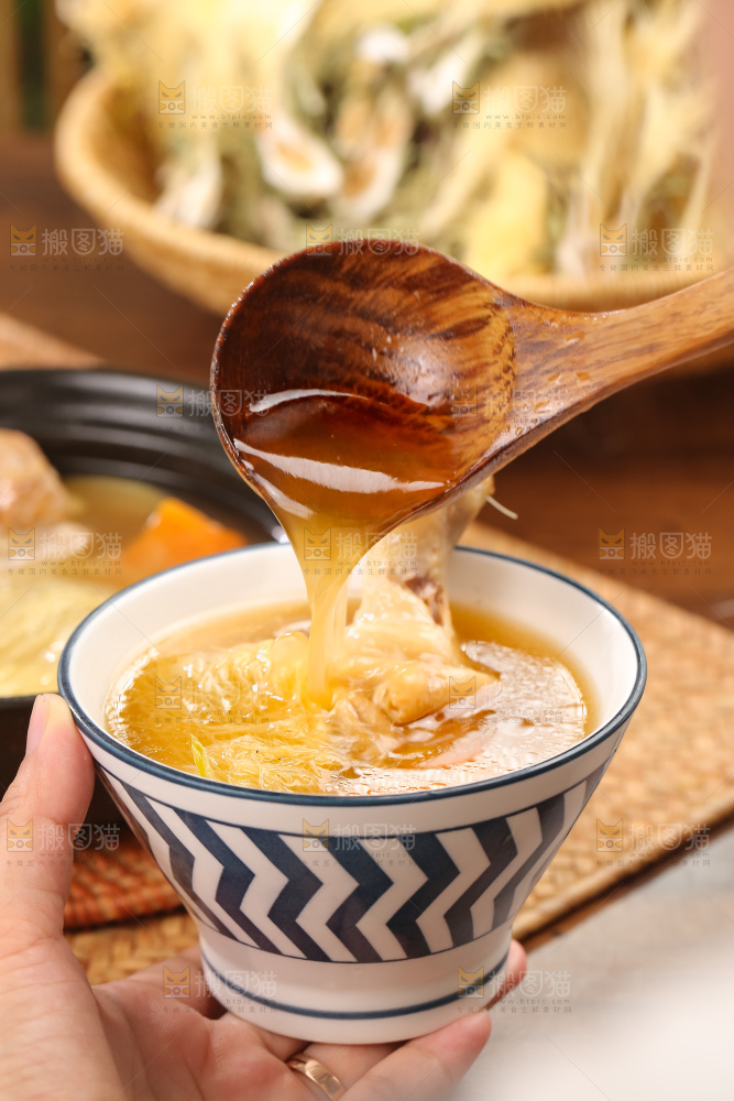 碗里的霸王花鸡汤