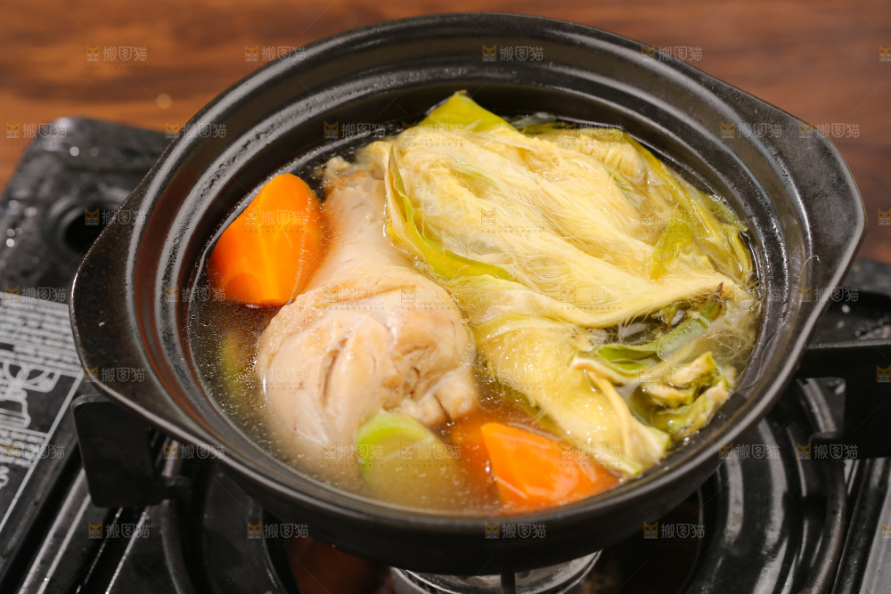 碗里的霸王花鸡汤
