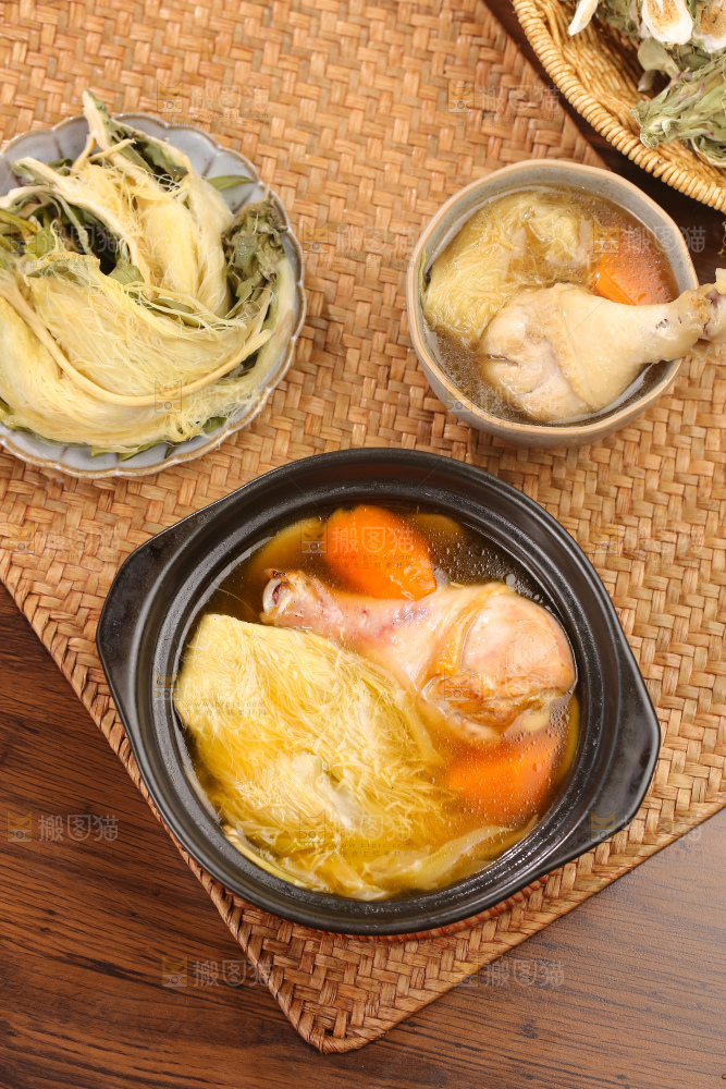 碗里的霸王花鸡汤