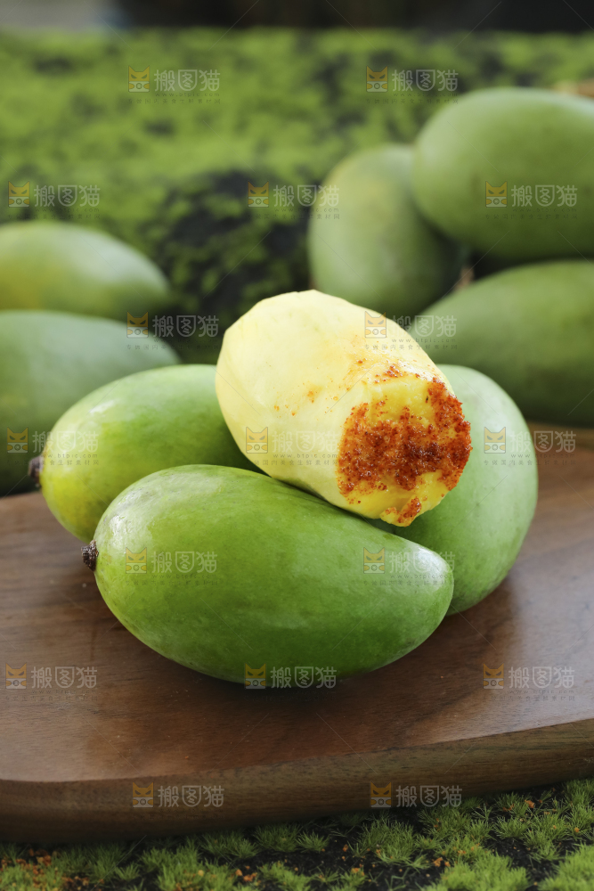 木底上的象牙芒