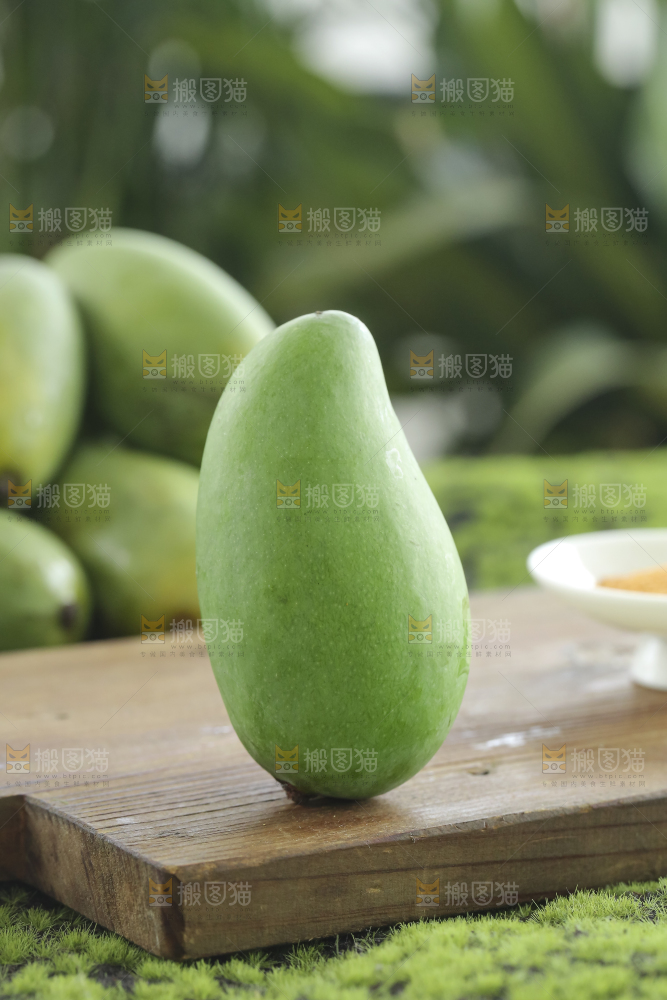 木底上的象牙芒