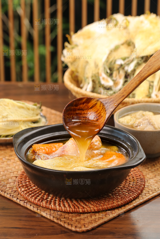 碗里的霸王花鸡汤