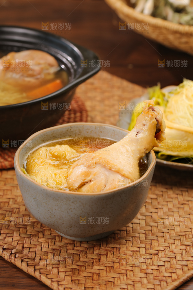 碗里的霸王花鸡汤
