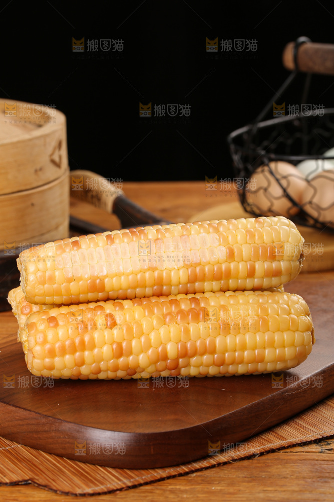 木底上的花糯玉米